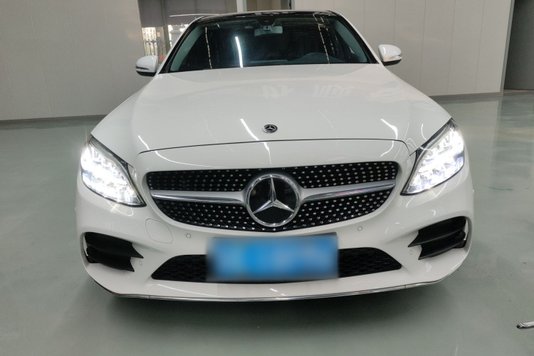 奔驰C级 2019款 C 260 L 运动版车身外观2