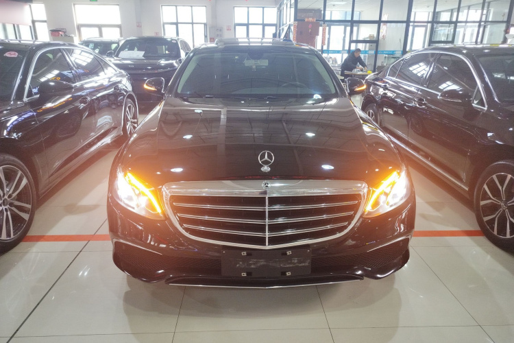 奔驰E级 2018款 改款 E 200 L车身外观6001