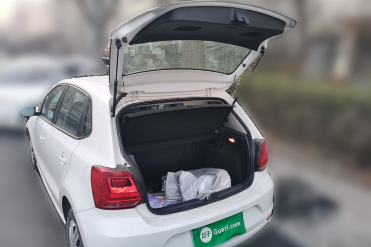 大众 Polo 2016款 1.4L 手动风尚型中控内饰23