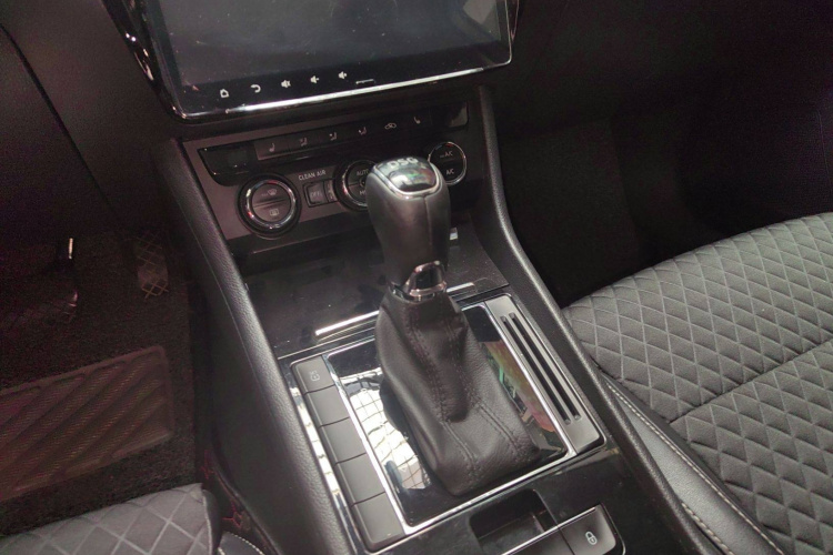 斯柯达 速派 2016款 TSI280 DSG创行版中控内饰7005