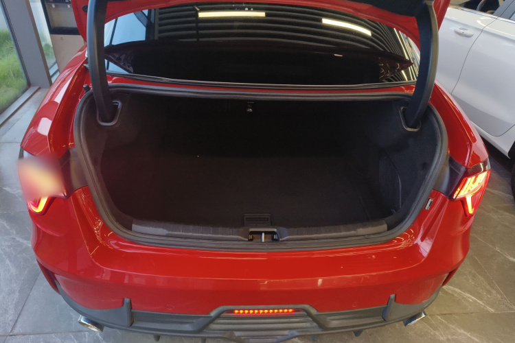 领克03 2019款 1.5TD DCT劲Pro版 国VI机舱底盘23