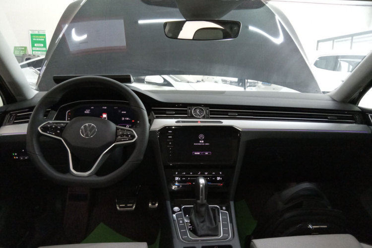 大众 迈腾 2025款 改款 众享款 330TSI DSG豪华型中控内饰7002
