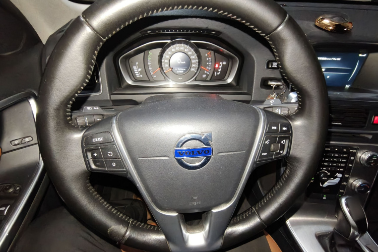 沃尔沃S60 2017款 S60L T3 智进版中控内饰13