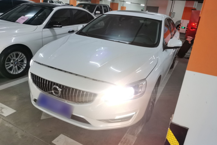 沃尔沃S60 2018款 S60L T3 智进进取版车身外观1