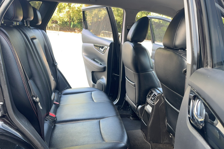 日产 逍客 2019款 2.0L CVT智享版中控内饰7004