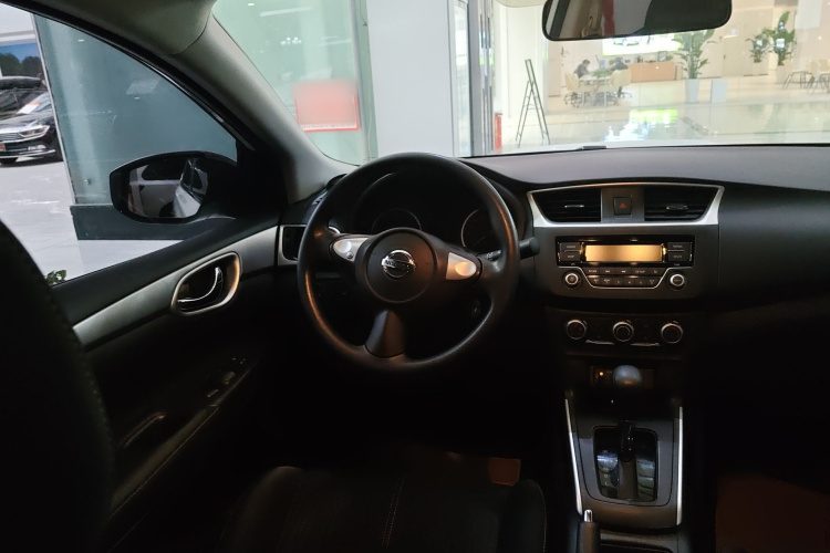 日产 轩逸 2022款 经典 1.6XE CVT舒适版中控内饰13