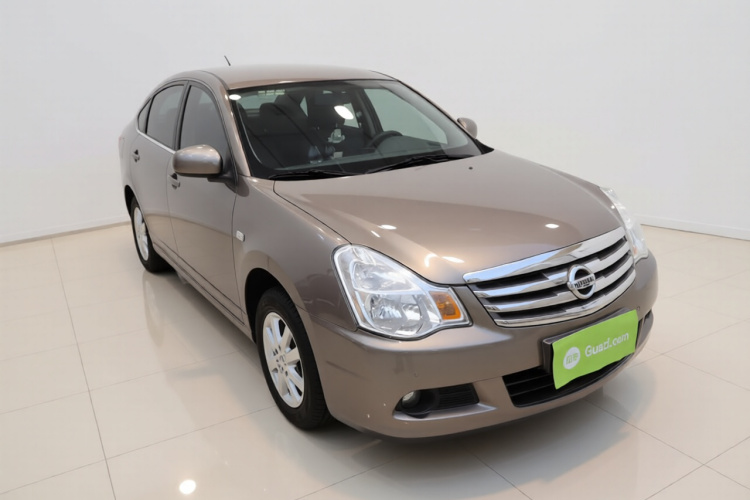 日产 轩逸 2018款 经典 1.6XE+ 手动领先版车身外观3