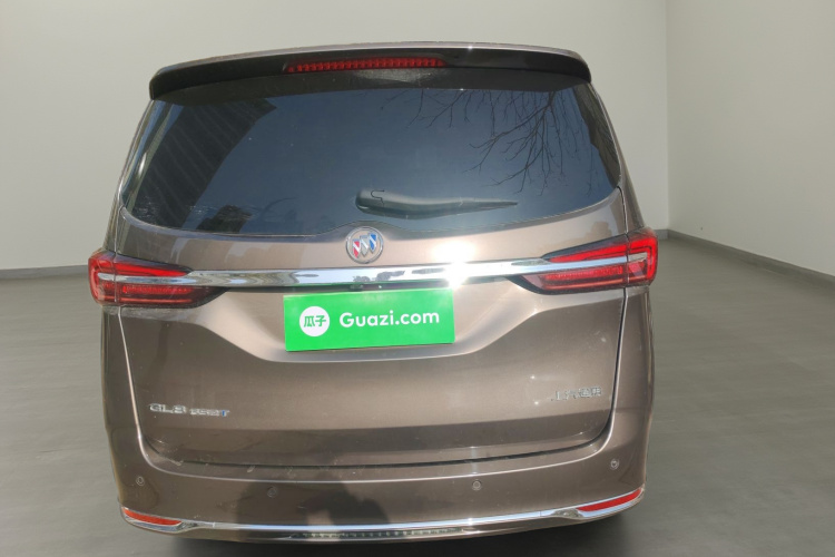 别克GL8 2023款 陆上公务舱 652T 豪华型车身外观6