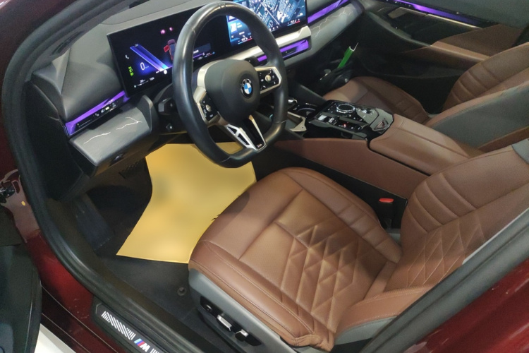 宝马5系 2024款 530Li 尊享型 M运动套装中控内饰19