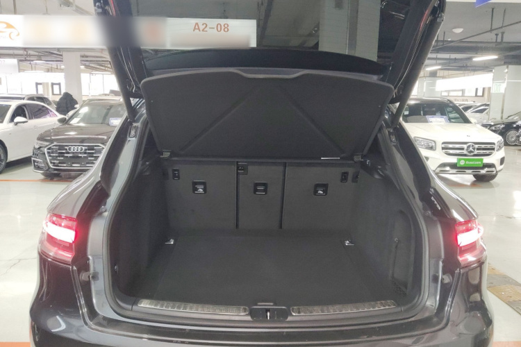保时捷 2021款 Macan 2.0T机舱底盘23
