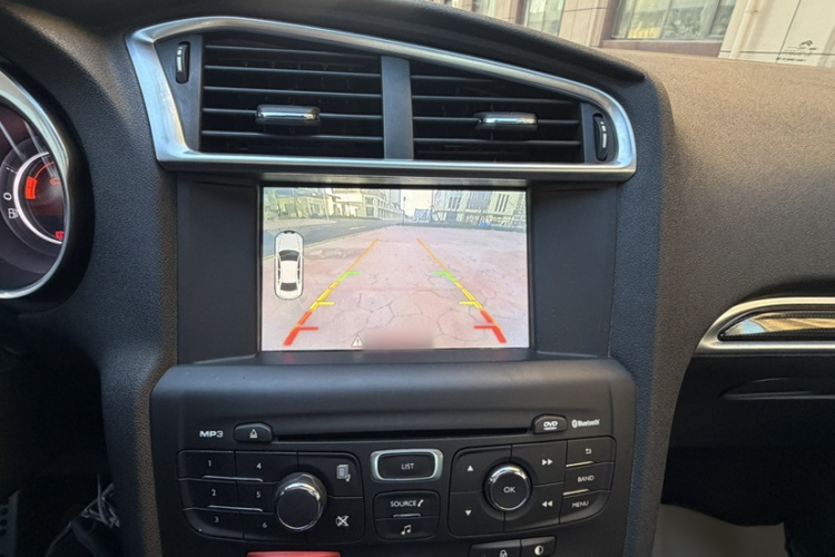 雪铁龙C4L 2015款 1.6T 自动尊贵版中控内饰7008