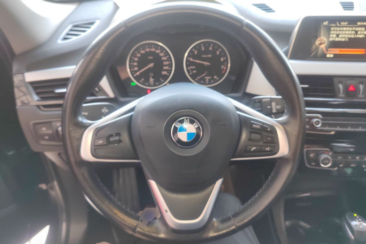 宝马X1 2016款 sDrive18Li 尊享型中控内饰13