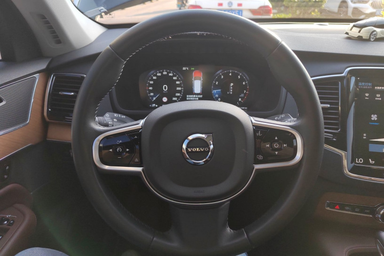 沃尔沃XC90 2020款 T6 智逸豪华版 7座中控内饰13