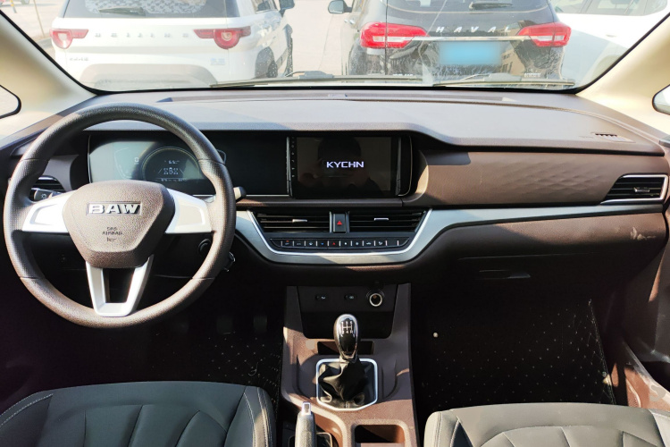 BAW北汽制造 锐胜王牌M7 2023款 1.6L 标轴创富型 7座中控内饰12
