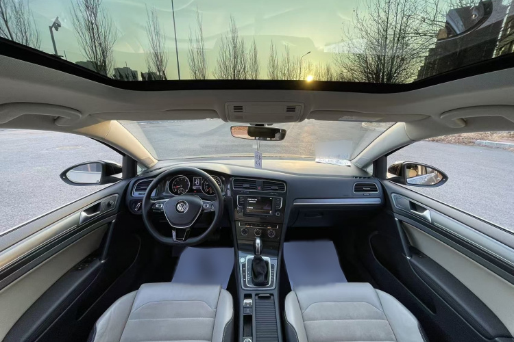 大众 高尔夫 2017款 230TSI 自动豪华百万辆纪念版中控内饰7002