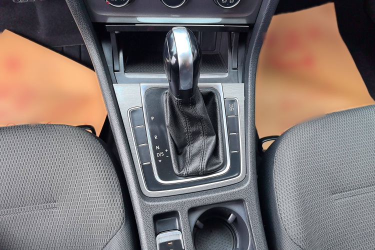 大众 高尔夫 2015款 1.6L 自动舒适型中控内饰7005