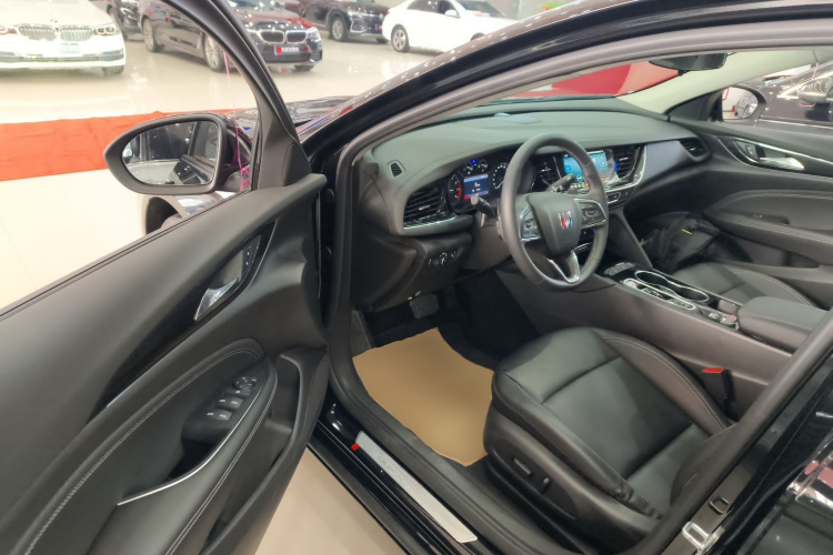 别克 君威 2024款 改款 25T 超享版中控内饰20