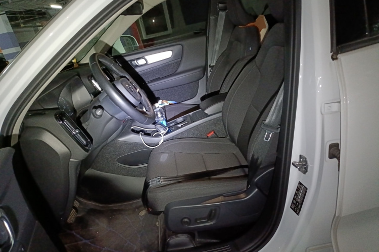 沃尔沃XC40 2021款 T4 四驱智行时尚版中控内饰19