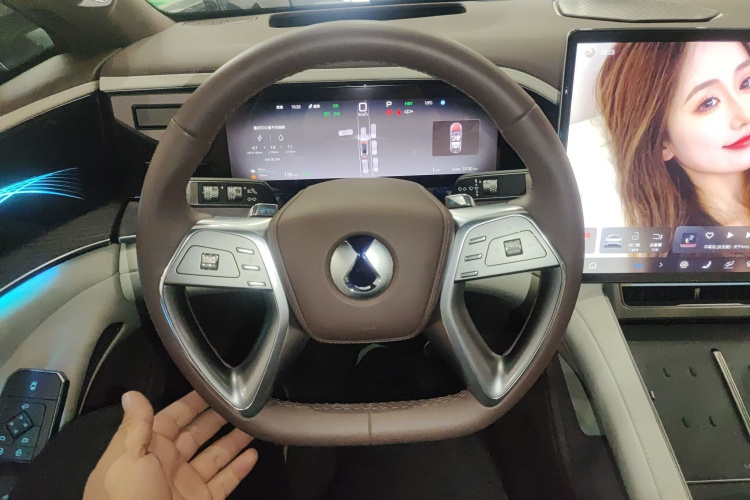 腾势Z9GT 2024款 1100四驱Ultra版中控内饰13