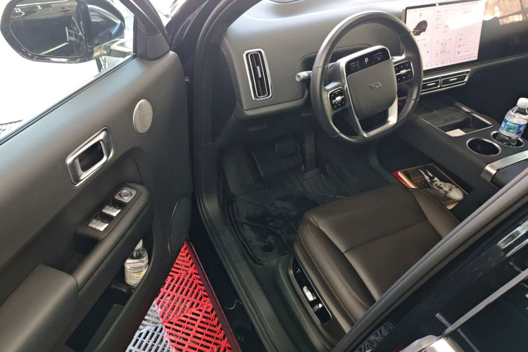 理想汽车 理想L8 2023款 Pro中控内饰20