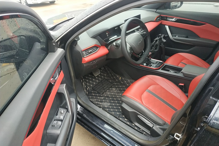 东风风神 奕炫 2021款 230T 自动追影骑士版中控内饰7003