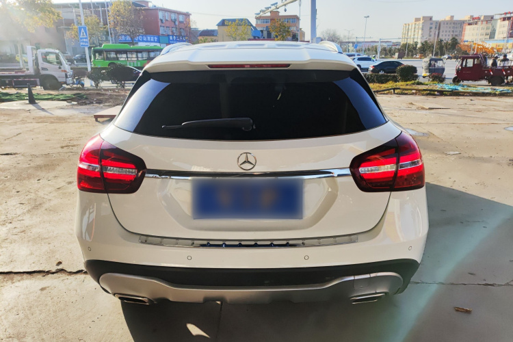 奔驰GLA 2019款 GLA 200 动感型车身外观6