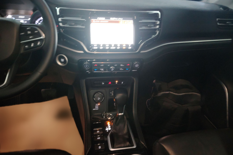 Jeep 大指挥官 2018款 2.0T 四驱臻享版 国V局部细节16