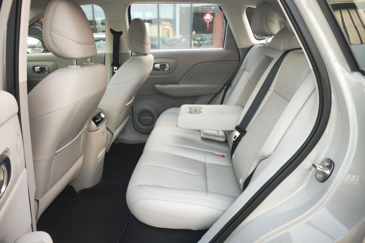 零跑汽车 零跑B10 2025款 510悦享版中控内饰7004