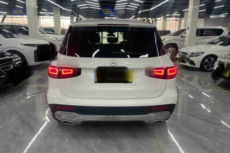 奔驰GLB 2022款 改款 GLB 200 动感型车身外观6008