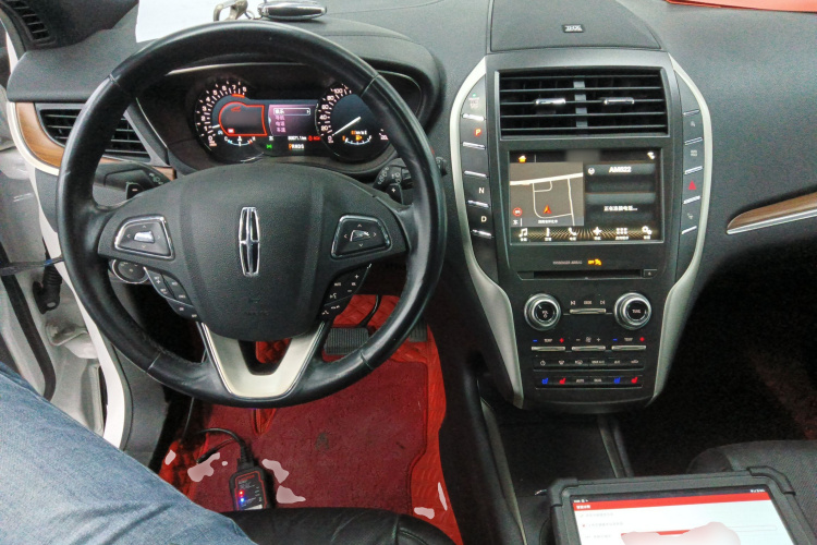 林肯MKC 2017款 2.0T 四驱尊雅版中控内饰12