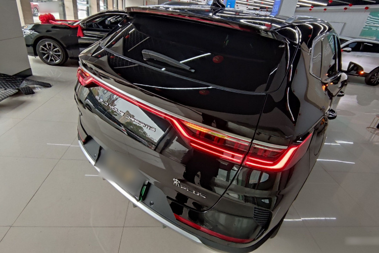 比亚迪 宋PLUS新能源 2021款 EV 旗舰型车身外观7