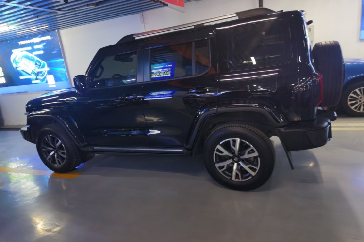 坦克300 2023款 城市版 2.0T 很有型车身外观4