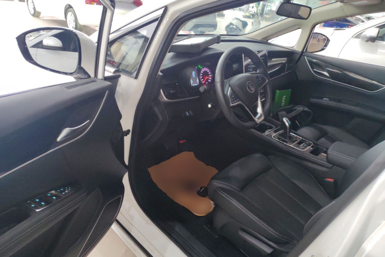 比亚迪 宋MAX 2019款 1.5T 自动智联睿逸天窗型 6座 国VI中控内饰20