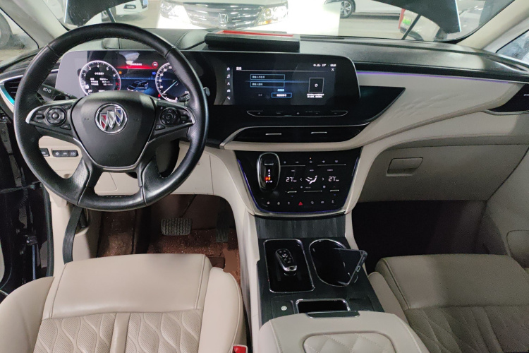 别克GL8 2020款 Avenir艾维亚 七座亲礼版中控内饰7002