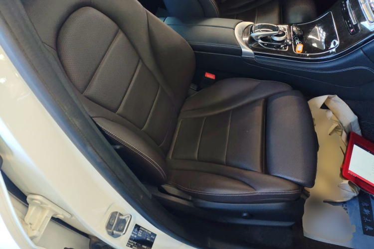 奔驰GLC 2019款 GLC 260 L 4MATIC 动感型局部细节41