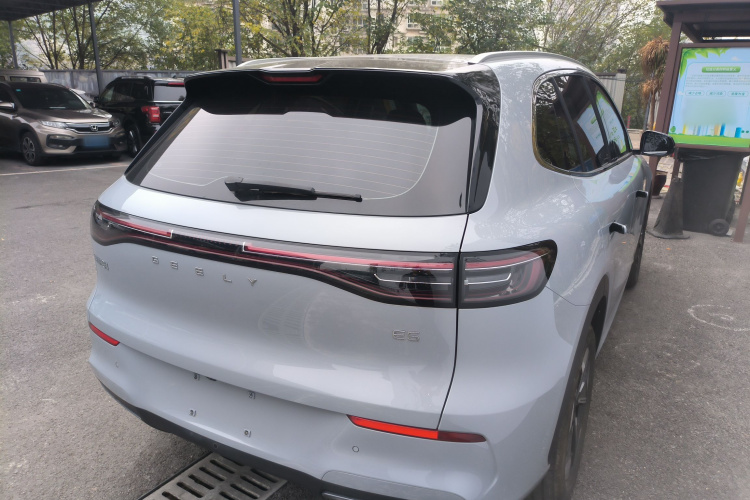 吉利银河 银河E5 2024款 530km 探索+版车身外观7