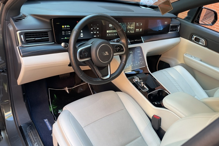 理想汽车 理想ONE 2020款 增程6座版中控内饰7007