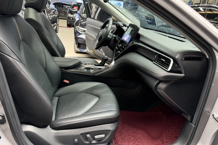 丰田 凯美瑞 2023款 2.5G 豪华版局部细节41