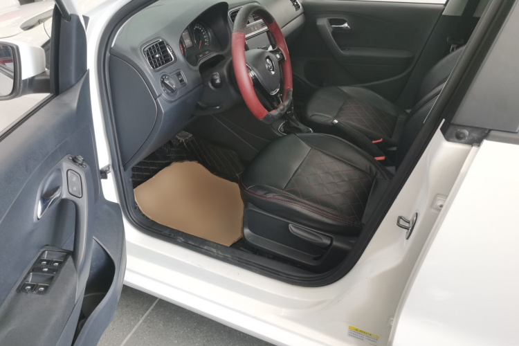 大众 Polo 2016款 1.6L 自动舒适型中控内饰20
