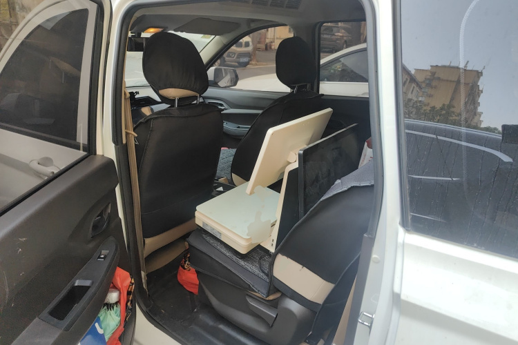 五菱汽车 五菱宏光 2018款 1.5L S标准型L2B中控内饰21