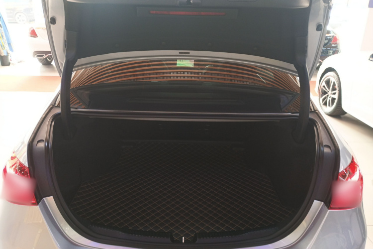 奔驰C级 2022款 改款 C 260 L 运动版局部细节23