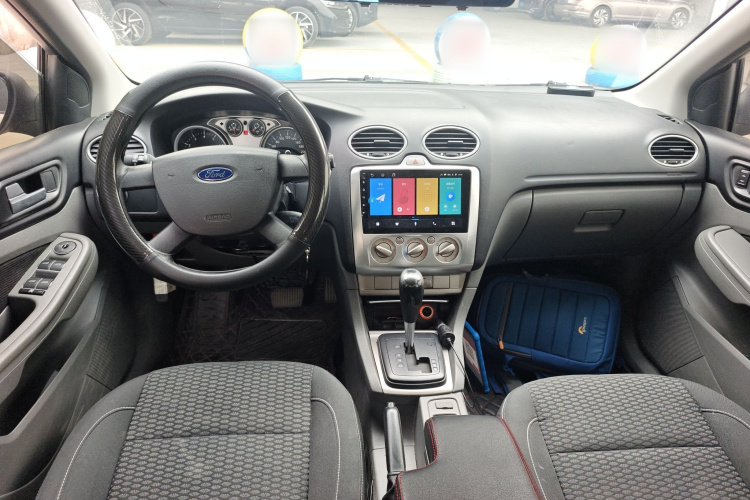 福特 福克斯 2013款 两厢经典 1.8L 自动基本型中控内饰7002