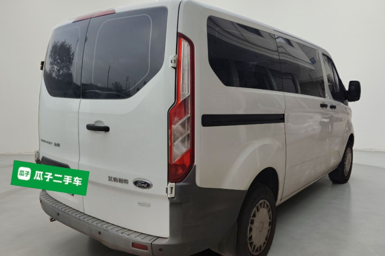 福特 全顺 2019款 2.0T汽油自动多功能商用车短轴低顶6座国VI车身外观7