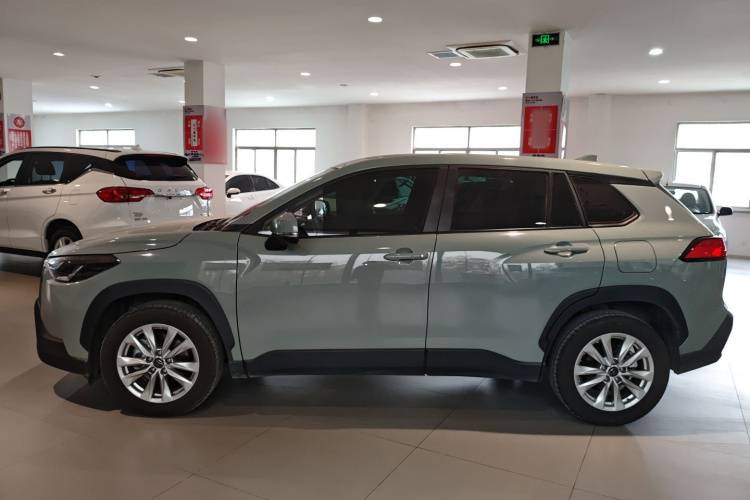 丰田 卡罗拉锐放 2023款 2.0L 精英版车身外观6003