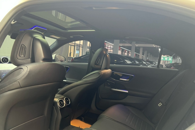 奔驰C级 2022款 改款 C 200 L 运动版中控内饰7006