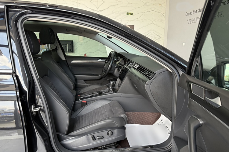 大众 迈腾 2020款 330TSI DSG 豪华型中控内饰7008