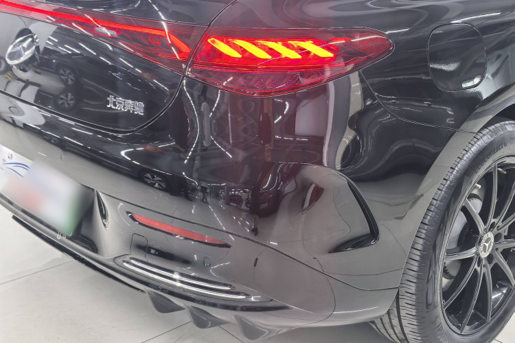 奔驰EQE 2022款 350 先锋版车身外观6006