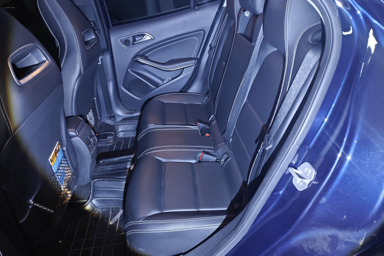 奔驰GLA 2016款 GLA 200 动感型中控内饰21