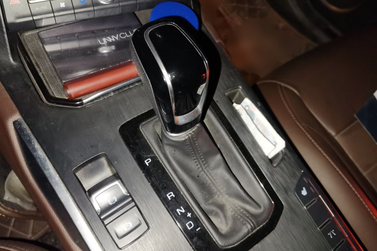 魏牌 VV7 2017款 2.0T 旗舰型局部细节18