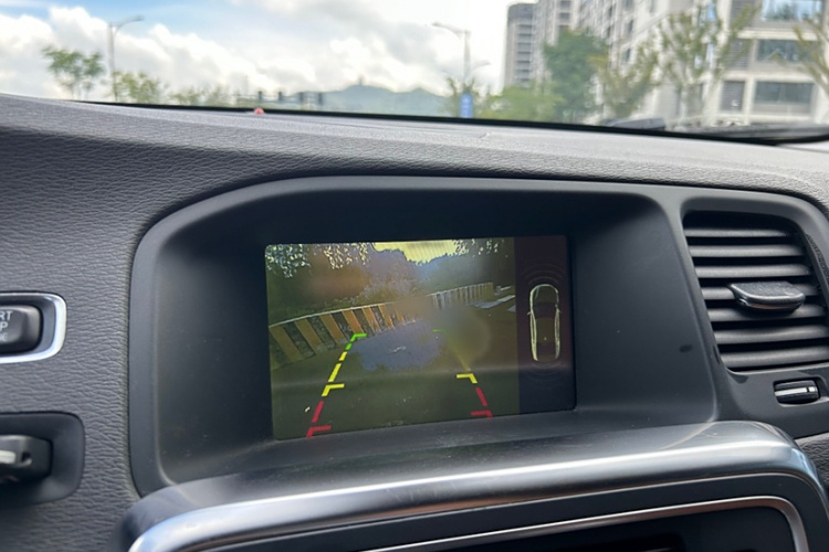 沃尔沃S60 2014款 S60L 2.0T 智远版中控内饰7010